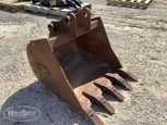 Used Bucket,Used Werk Brau,Front of used Werk Brau,Back of used Werk Brau,Side of used Bucket